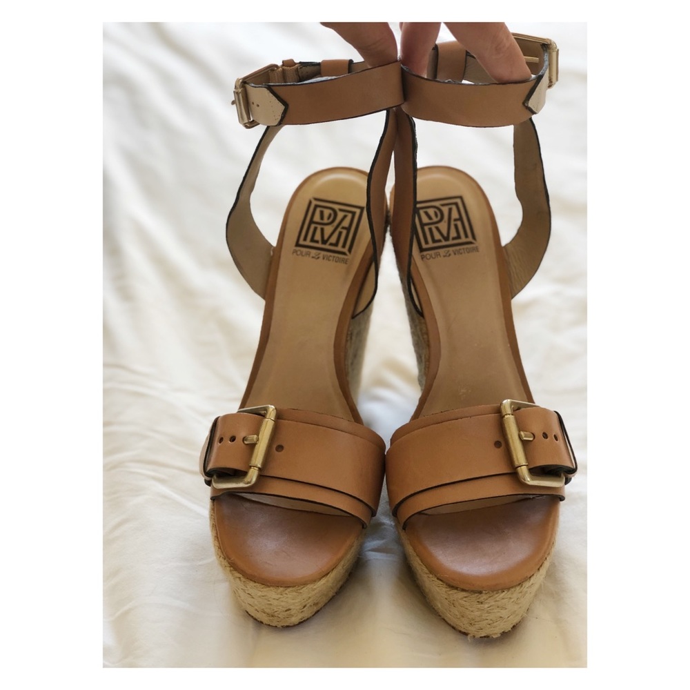 Pour la victoire platform wedges